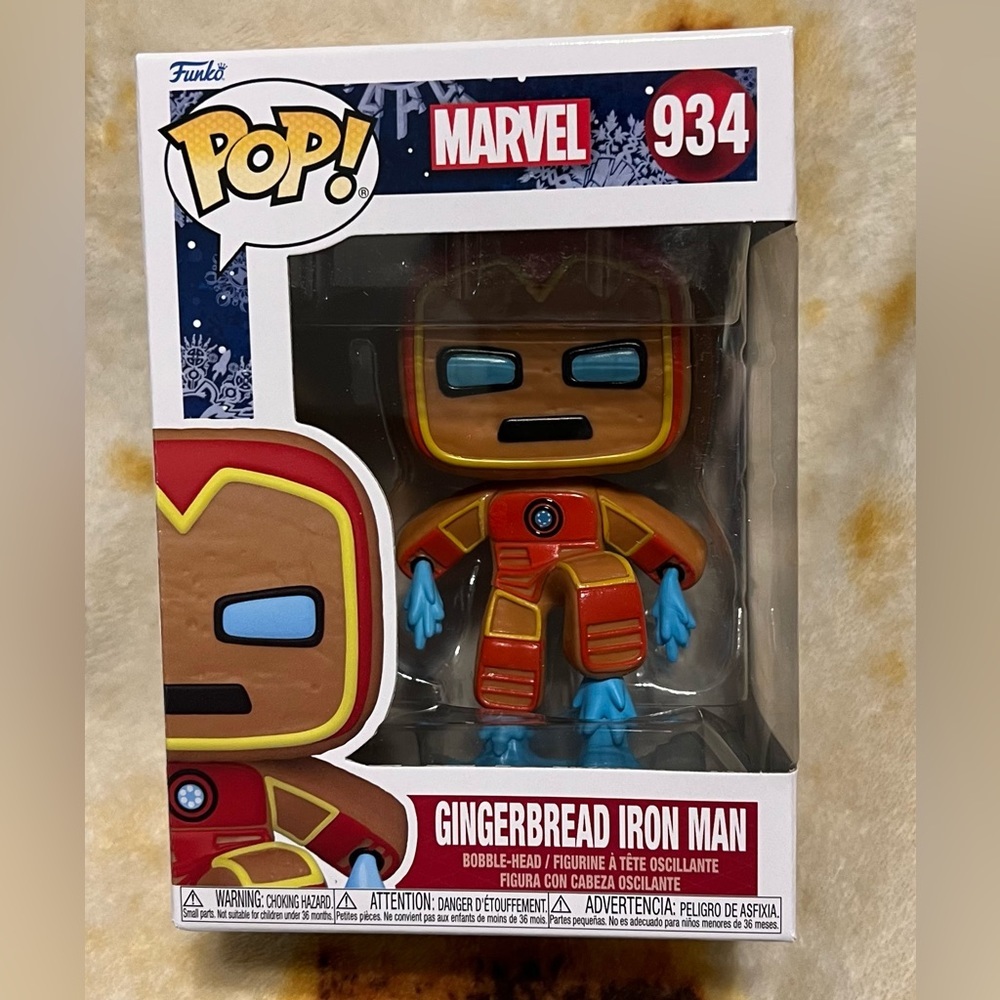 Funko Pop Marvel Gingerbread Iron Man bobble head #934 MCU Collectible
